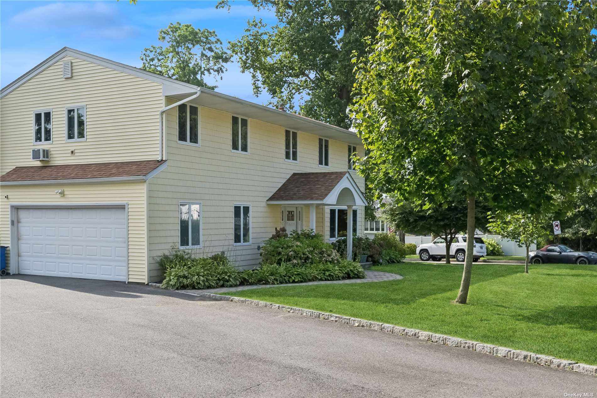 Saint Johnland Rd, Kings Park, NY 11754