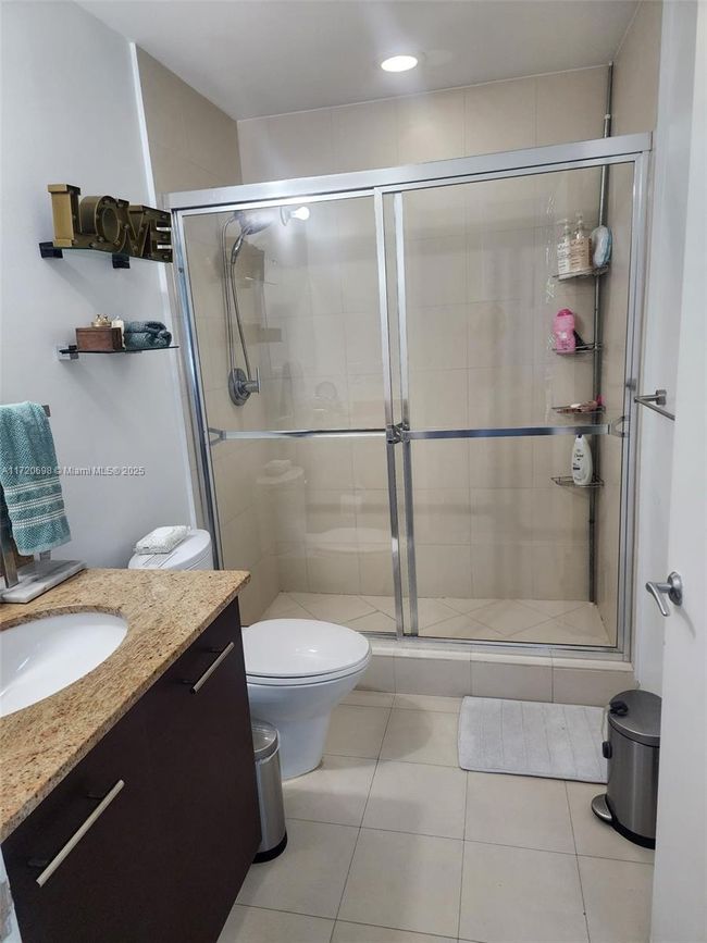 APT-301 - 3029 Ne 188 Th St, Condo with 3 bedrooms, 3 bathrooms and null parking in Aventura FL | Image 27
