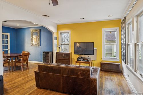 126 College Blvd, Alamo Heights, TX, 78209-4515 | Card Image