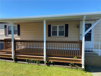 28 Bayview Parkway, House other with 2 bedrooms, 2 bathrooms and 1 parking in Middletown RI | Image 2