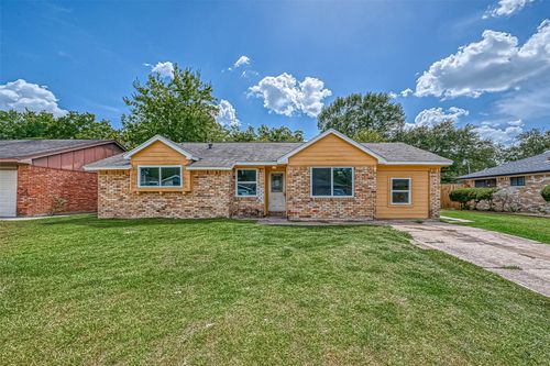 5606 Elm Springs Dr, Houston, TX, 77048-1840 | Card Image