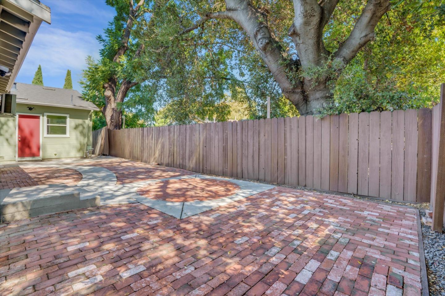 Residential in East Palo Alto 4
