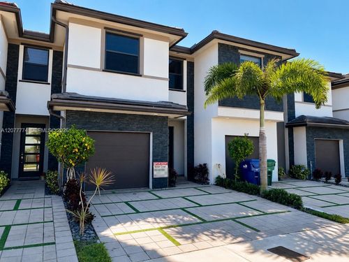 9116 Nw 158th St, Miami Lakes, FL, 33018 | Card Image