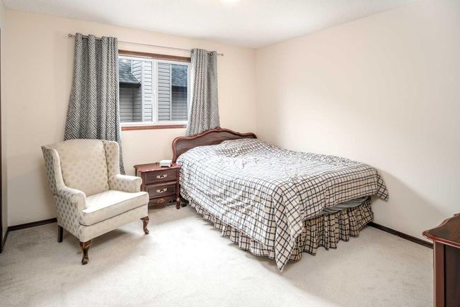109 St Moritz Place Sw, House other with 3 bedrooms, 3 bathrooms and 4 parking in Calgary AB | Image 22
