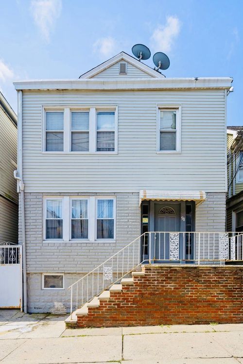 3-98 Bergen Ave, Kearny, NJ, 07032-2006 | Card Image