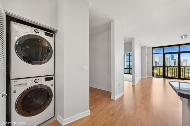 APT-1902 - 233 E 13 Th St, Condo with 2 bedrooms, 2 bathrooms and 2 parking in Chicago IL | Image 4