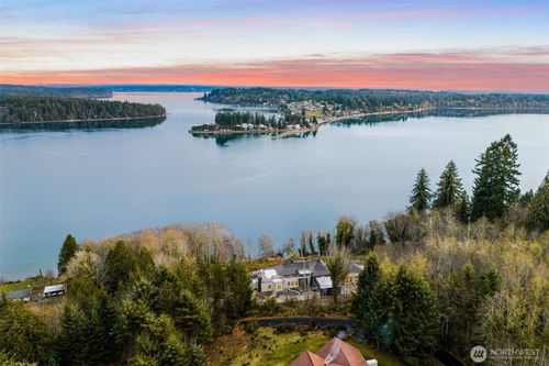 280 Se Dawnview Dr, Shelton, WA, 98584-7666 | Card Image