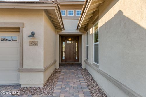 7235 W Secret Bluff Pass, Marana, AZ, 85658-4983 | Card Image