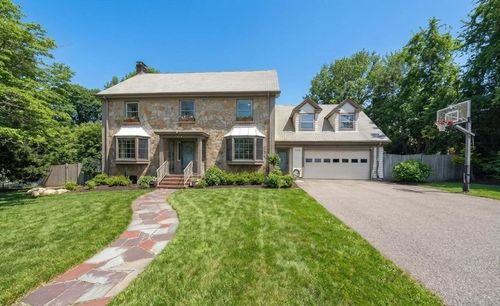 210 Robbins St, Milton, MA, 02186-1324 | Card Image