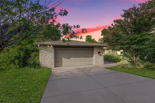 1002 Wisteria Cir, Austin, TX, 78753-5848 | Card Image