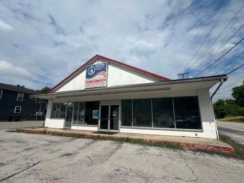 1000 Holmes St, Frankfort, KY, 40601-1304 | Card Image