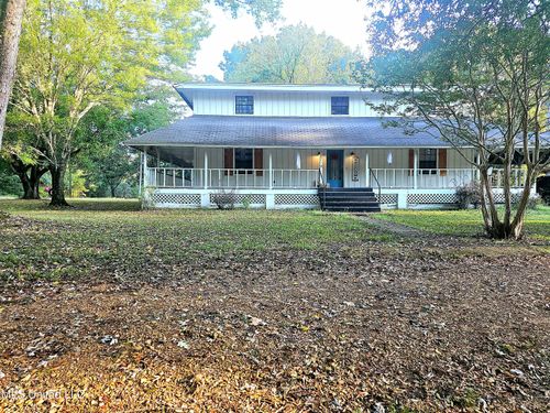 429 Quail Ridge Rd, Senatobia, MS, 38668-6417 | Card Image