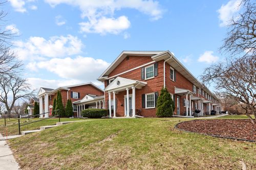 3107 S 122nd St, WEST ALLIS, WI, 53227-3869 | Card Image