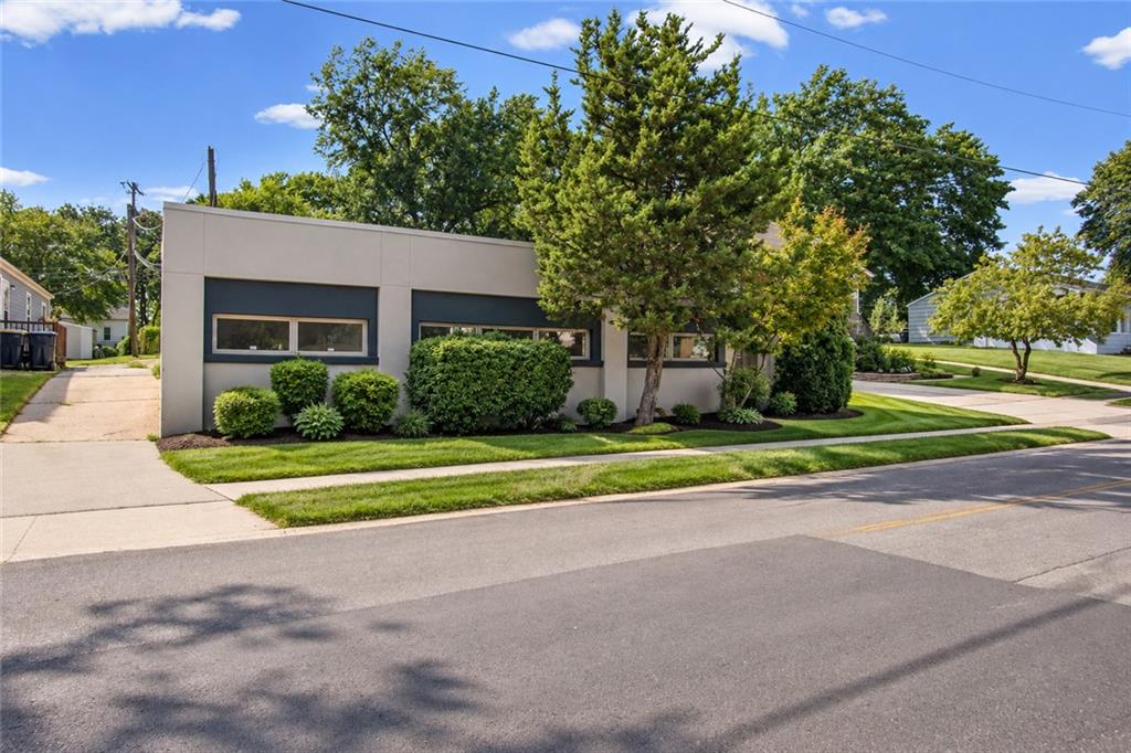 7132 Main St, Kansas City, MO 64114