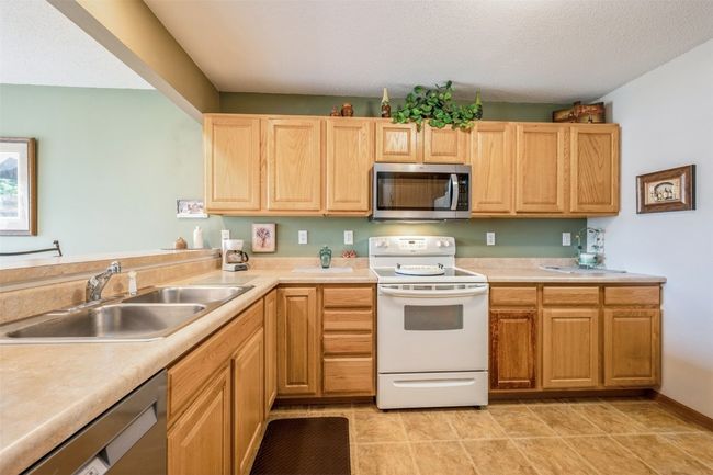 3516 Stoneview Cir Sw, Condo with 2 bedrooms, 2 bathrooms and null parking in Cedar Rapids IA | Image 9