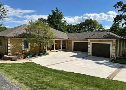 328 N Winnebago Dr, Lake Winnebago, MO, 64034-9320 | Card Image
