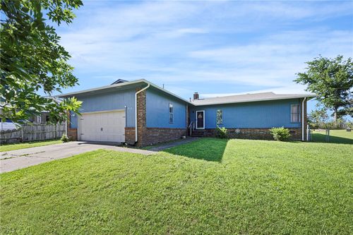 302 Date St, Russellville, AR, 72802-8909 | Card Image