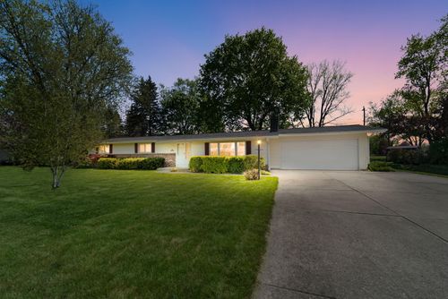 S66W13555 Saroyan Rd, Muskego, WI, 53150-2829 | Card Image