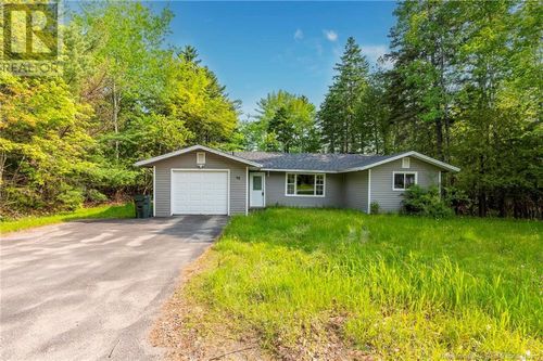 27 Iona Ave, Rothesay, NB, E2E3J1 | Card Image