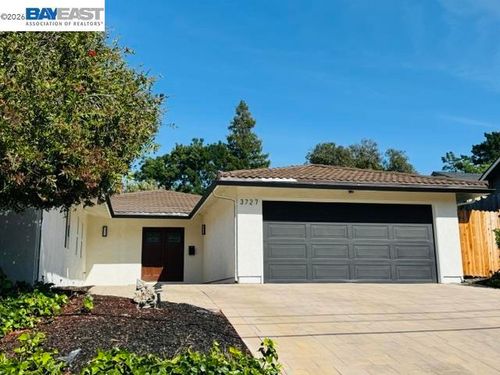 3727 Northridge Dr, Concord, CA, 94518-1646 | Card Image