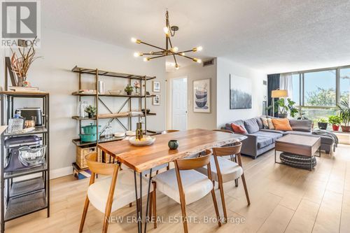 437-22 Southport St, Toronto, ON, M6S4Y9 | Card Image
