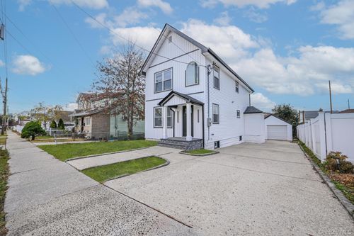 44 Catherine Ave, Franklin Square, NY, 11010-1512 | Card Image