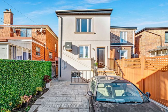 77 Millicent St, Home with 7 bedrooms, 3 bathrooms and null parking in Toronto ON | Image 34