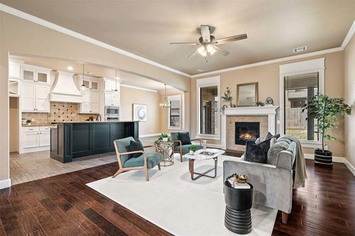 1113 Lindsey Ln, Moore, OK, 73160-8456 | Card Image