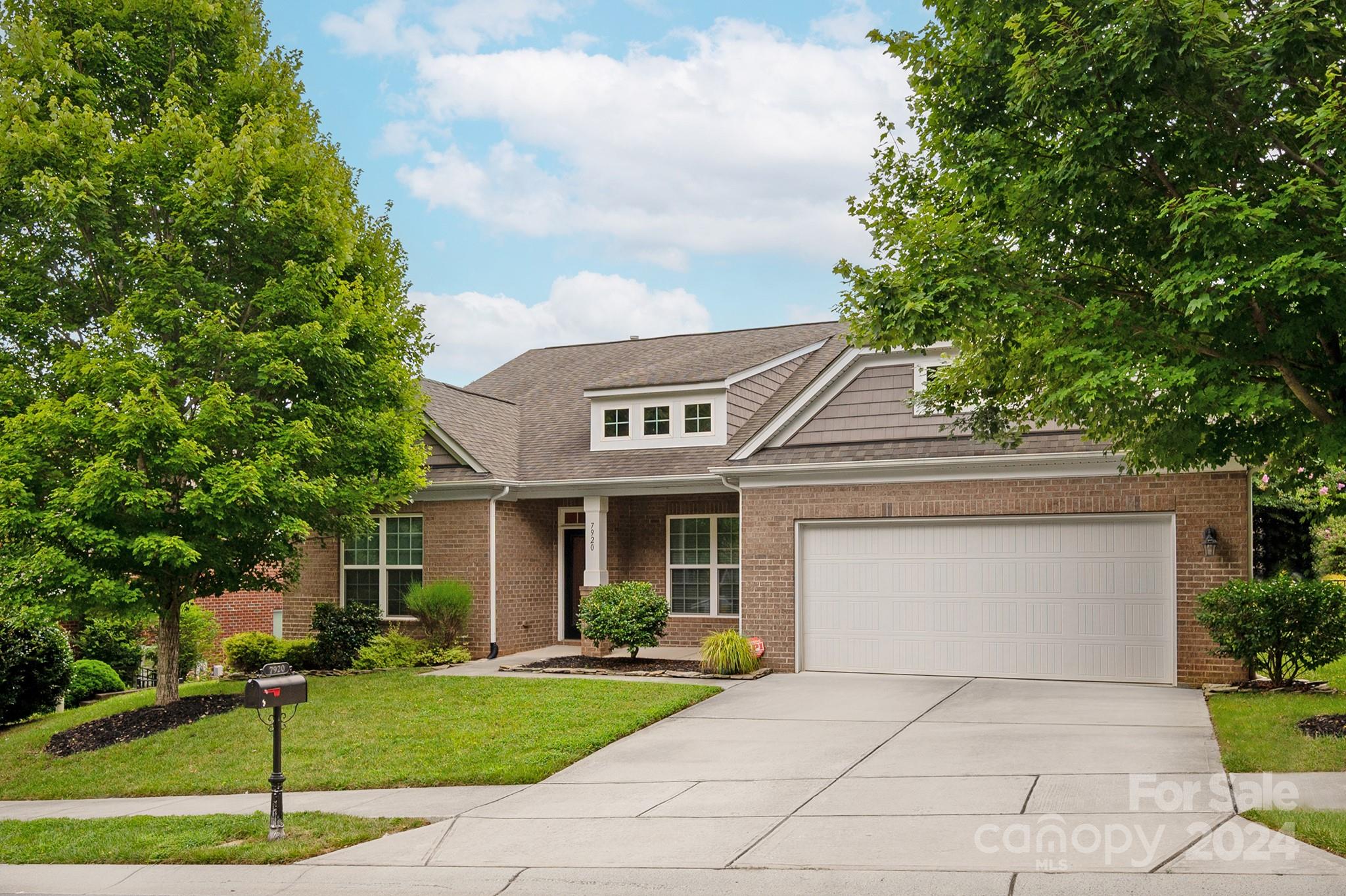 Rolling Creek Ct, Charlotte, NC 28270