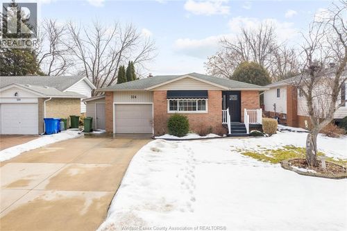 324 Kelly St, Essex, ON, N8M1V3 | Card Image