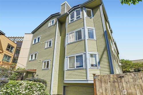apt-301-5110 Ravenna Pl Ne, Seattle, WA, 98105-3272 | Card Image