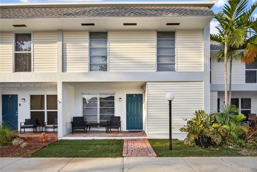 8d-3331 Farragut St, Hollywood, FL, 33021-3108 | Card Image