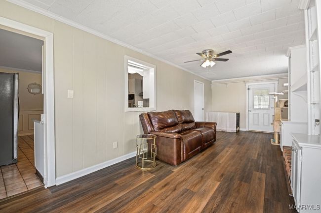 Opening from den to kitchen | Image 19