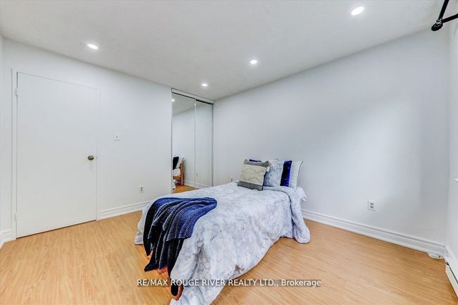 21 - 25 Pebble Byway, Condo with 3 bedrooms, 2 bathrooms and null parking in North York ON | Image 23