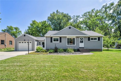 6033 Stearns Rd, North Olmsted, OH, 44070-4108 | Card Image
