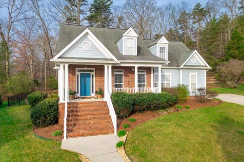 924 Traditions Dr, Chattanooga, TN, 37415-1277 | Card Image