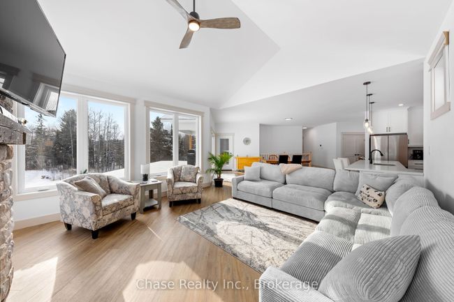 141 3 Mile Lake Rd, House other with 3 bedrooms, 2 bathrooms and 10 parking in Katrine ON | Image 15