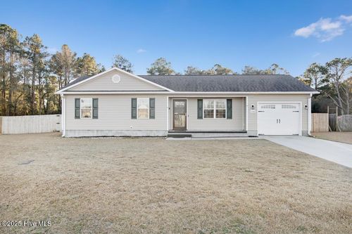 106 Lois Ct, Richlands, NC, 28574-8413 | Card Image