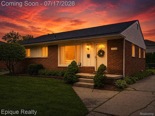 1114 W 13 Mile Rd, Royal Oak, MI, 48073-2413 | Card Image