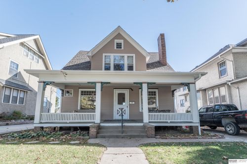 2325 Hanscom Blvd, Omaha, NE, 68105-3143 | Card Image