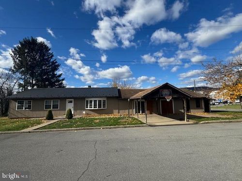 300 Locust St, BURNHAM, PA, 17009-1702 | Card Image