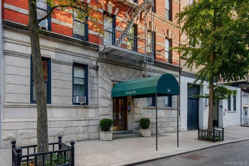 b5c-96 Perry Street, New York, NY, 10014 | Card Image