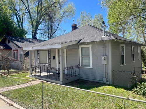 40 Foss St, Susanville, CA, 96130-4423 | Card Image