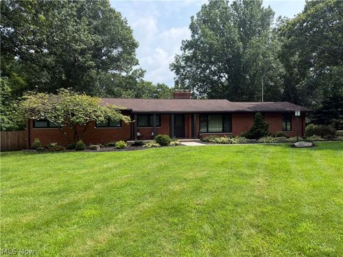 1510 Brookview Dr, Salem, OH, 44460-1331 | Card Image