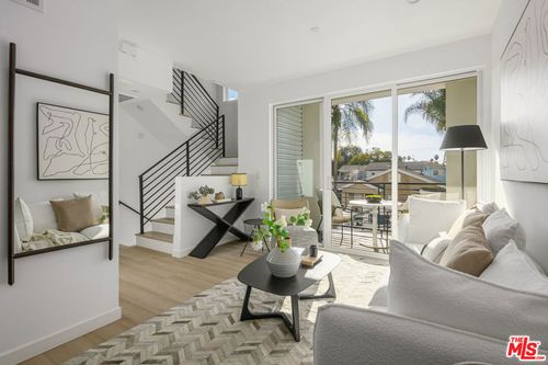 5845 David Ave, Los Angeles, CA, 90034-2207 | Card Image