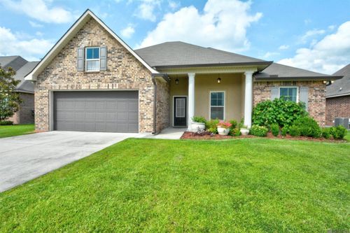 23316 Mango Dr, Denham Springs, LA, 70726-7349 | Card Image