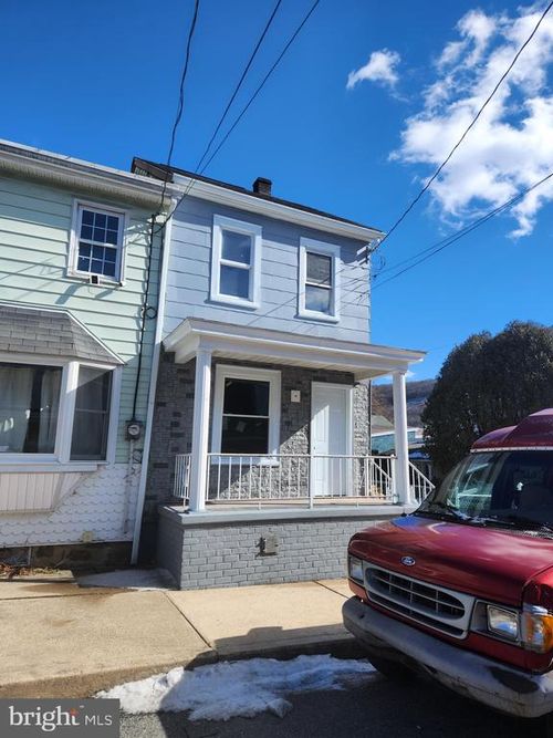 218 Coal St, PORT CARBON, PA, 17965-1632 | Card Image