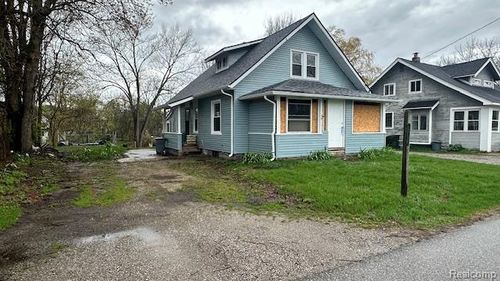 71 Cedar St, Ortonville, MI, 48462-8603 | Card Image
