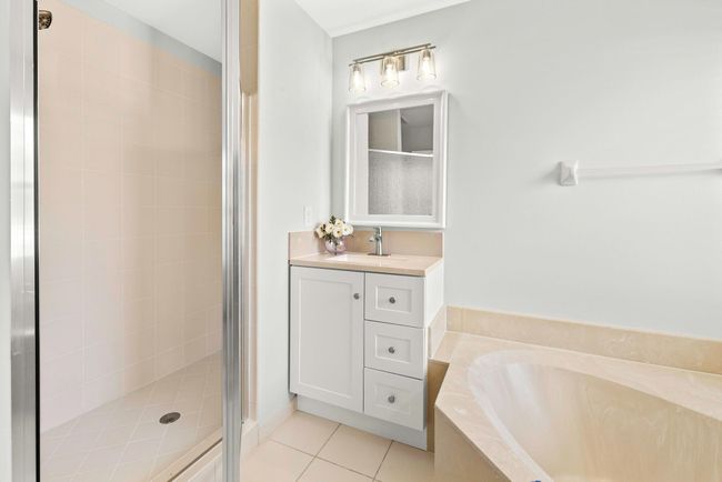 216 River Bluff Ln, Condo with 3 bedrooms, 3 bathrooms and null parking in Royal Palm Beach FL | Image 19