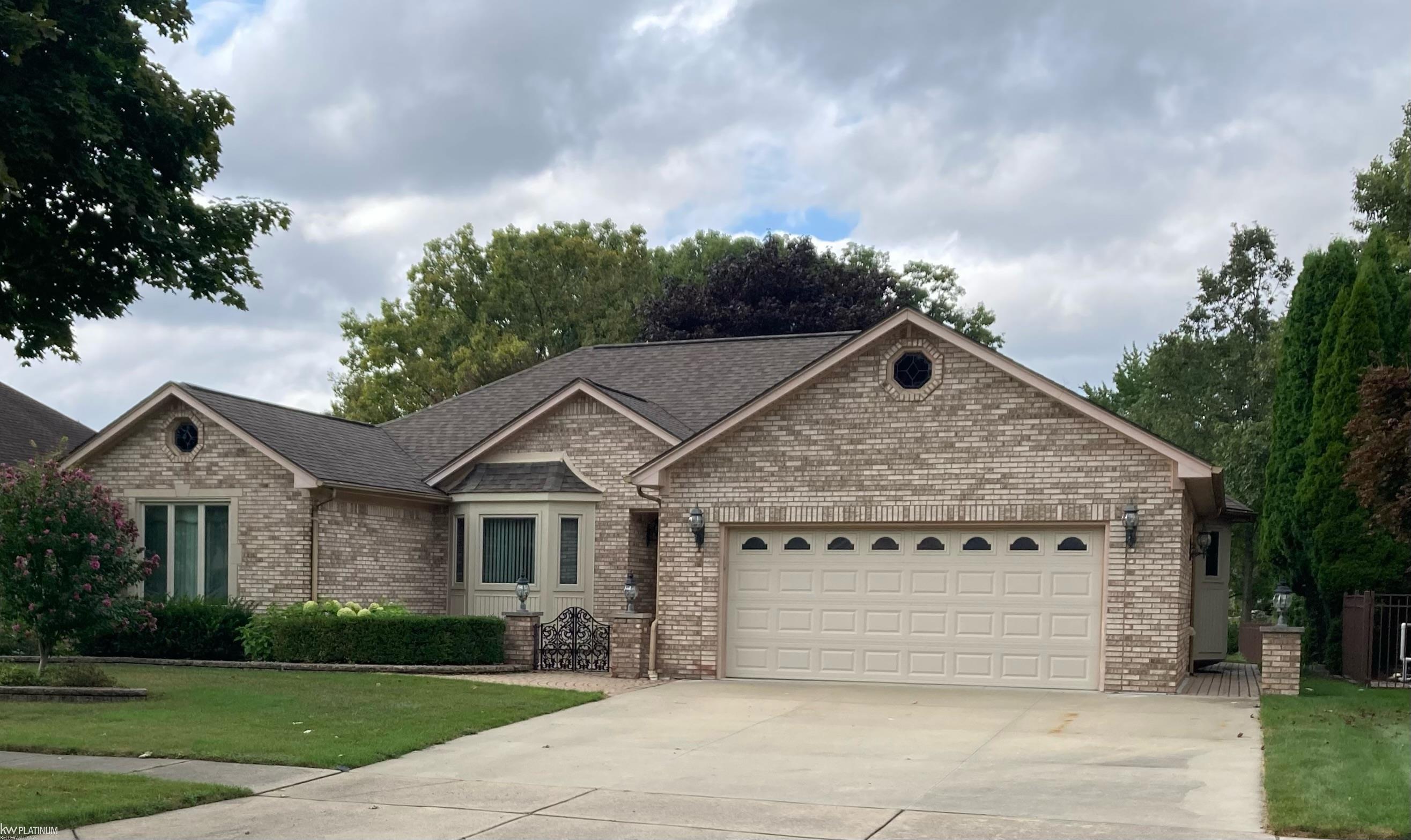 Wilmette Dr, Sterling Heights, MI 48313